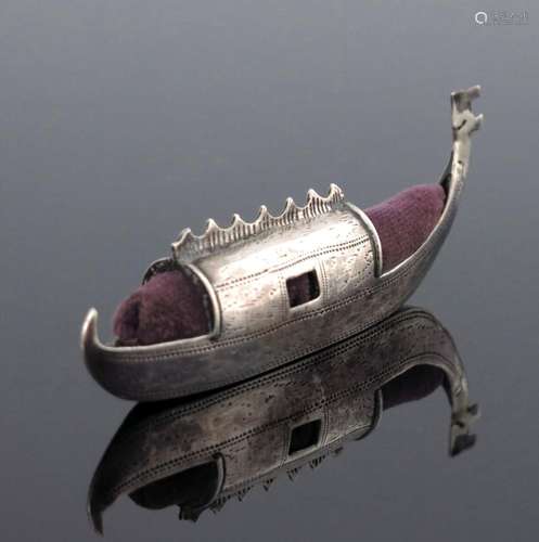 An Edwardian novelty silver pin cushion,