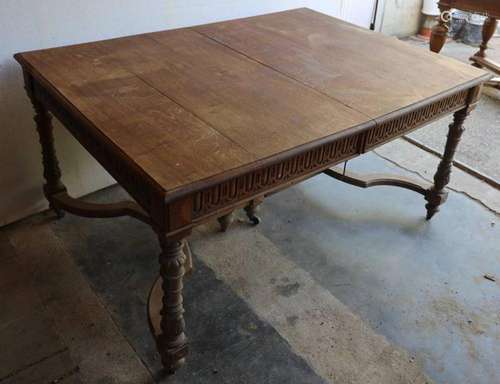 Historism dining table