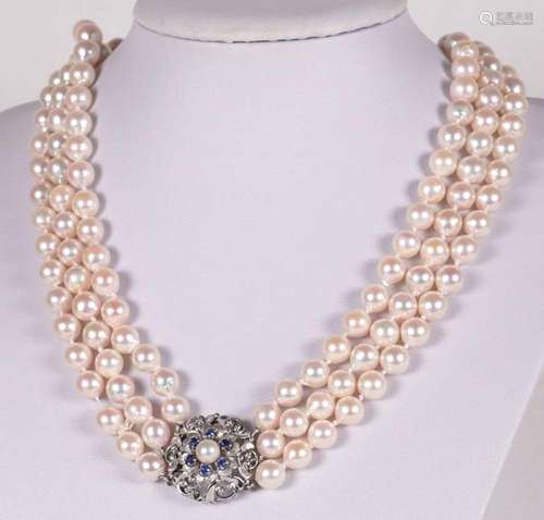 Pearl necklace