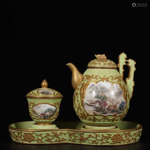 Qing Dynasty Period Of Qianlong  Famille Rose Porcelain Gold...