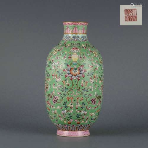 Qing Dynasty Period Of Qianlong  Famille Rose Porcelain Bott...