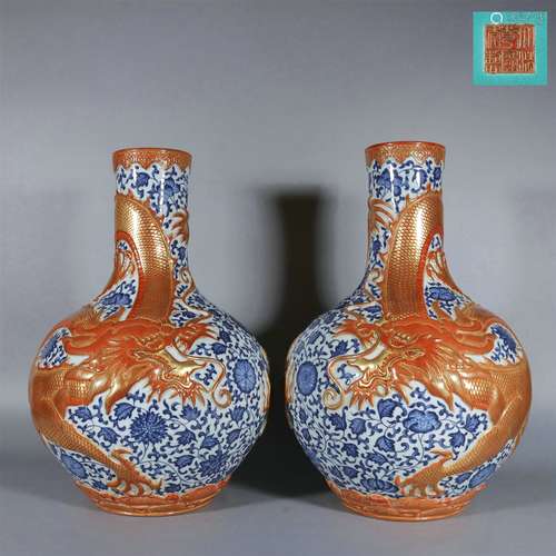 A Pair Of Qing Dynasty Period Of Qianlong   Blue And White P...