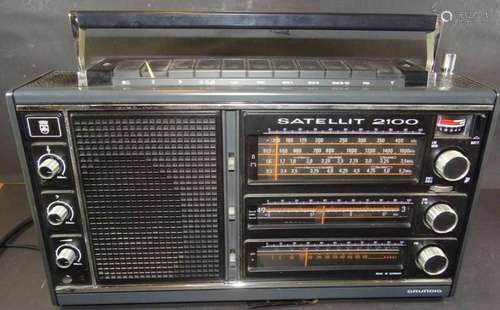 GRUNDIG SATELLIT 2100, KOFFERRADIO / WELTEMPFÄNGER 1976,