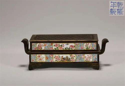 "Qianlong year" enamel color sanduocenser