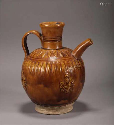 Tang Dynasty yellow glaze ewer