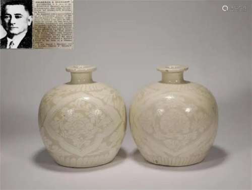 Song Dynasty Cizhou kiln picked flowers a pair of bottles