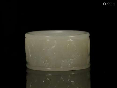 Hetian jade hoop of the Qing Dynasty