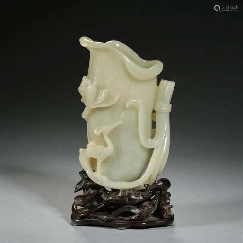White jade vase,Qing dynasty