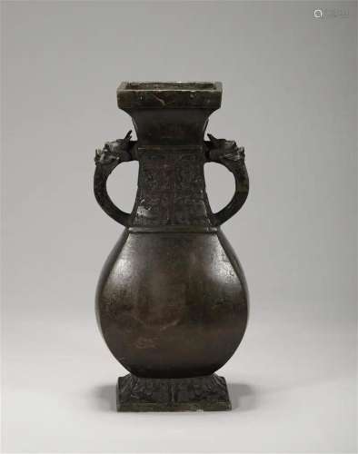 Double dragon ears bronze vase from the Qing Dynasty