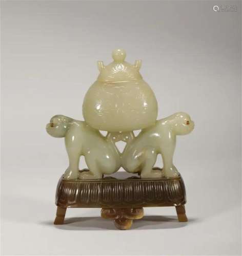 Han Dynasty Hetian jade with agate base cover pot