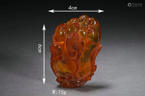 Carved Amber Buddhaâ€™S Hand Citron Ornament