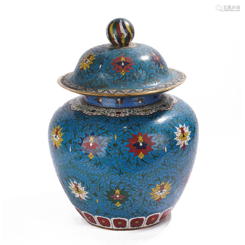 A CHINESE CLOISONNE ENAMEL GARNITURE WITH COVER