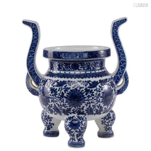 A CHINESE BLUE AND WHITE INCENSE BURNER