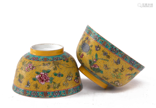 PAIR CHINESE FALANGCAI PEONY BOWLS