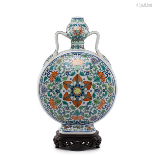 A CHINESE DOUCAI GLAZE VASE BIANHU