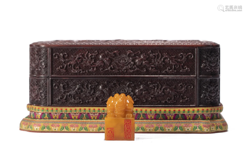 A CHINESE CARVED SOAPSTONE SEAL WITH BOX