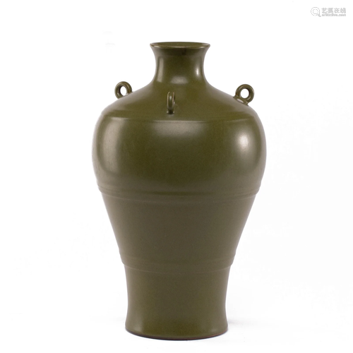 A CHINESE TEA-DUST GLAZED VASE