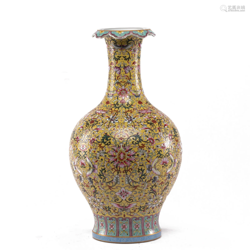 A CHINESE FAMILLE ROSE PEONY SCROLLS VASE