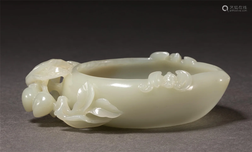 A CARVED JADE VESSEL