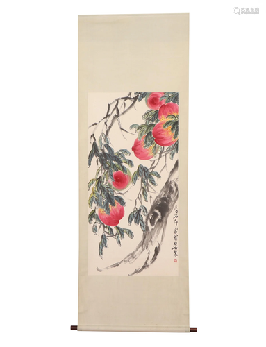 A CHINESE PAINTING OF LONGEVITY PEACHES SIGNED QI BAISHI