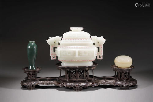 A SET OF THREE JADE INCENSE TOOLS