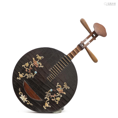 A CHINESE HARDSTONES INLAID MUSIC INSTRUMENT PIPA