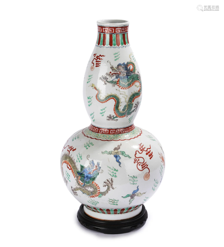 A CHINESE FAMILLE VERTE DOUBLE GOURDS VASE