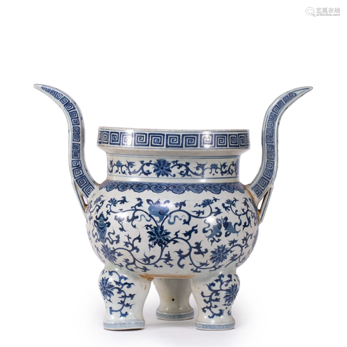 A CHINESE BLUE AND WHITE INCENSE BURNER