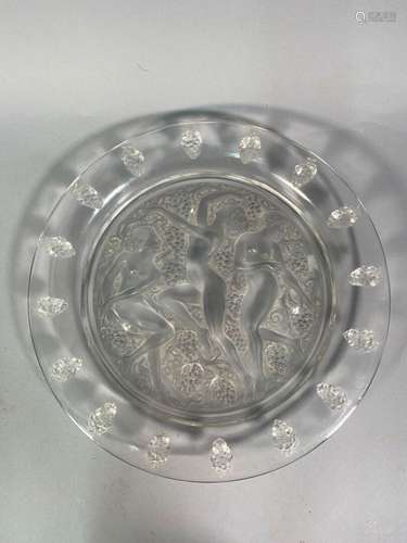 LALIQUE René (1860-1945)<br />
Plat circulaire modèle "...