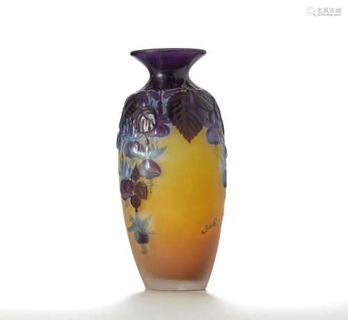 Etablissements GALLE,Vase en verre soufflé-moulé à décor dég...