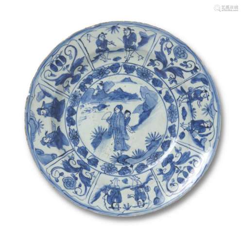 A LARGE CHINESE BLUE AND WHITE 'KRAAK WARE' DISH WAN...