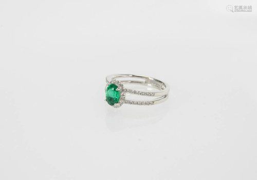 Emerald Monuted Diamond White Gold Ring