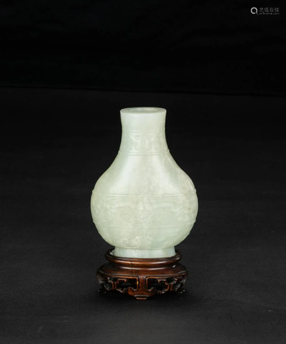 Qing- A White Jade Vase H: 10 cm