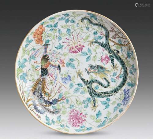 CHINESE PORCELAIN WUCAI DRAGON AND PHOENIX PLATE
