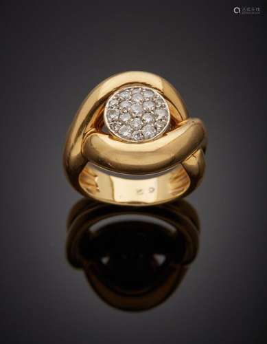 Importante BAGUE "sinueuse" en or jaune et or gris...