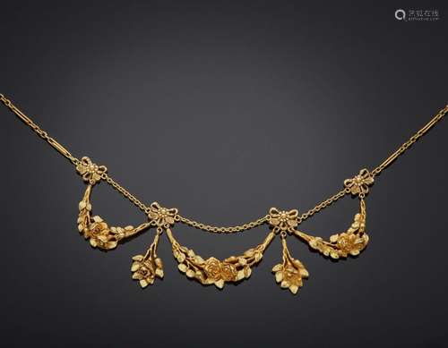 COLLIER "guirlandes de roses et noeuds" en or jaun...