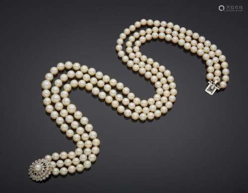 COLLIER  composé de trois rangs de perles de culture blanche...