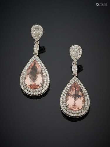 Paire de PENDANTS d'OREILLES "gouttes" en or gris ...