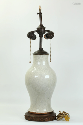 Chinese Guanyao White Crackle Porcelain Vase