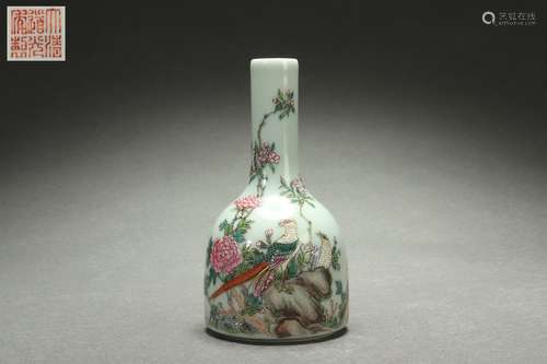 Famille Rose Bell-shaped ZUN with Flower and Bird Design, Da...