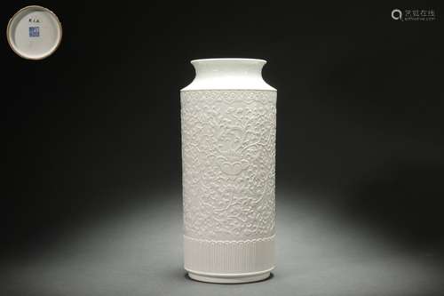 Sweet White Glazed Cylinder-shaped Vase with Carved Flower P...