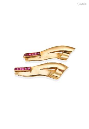 PAIR OF GOLD AND RUBY BROOCHES