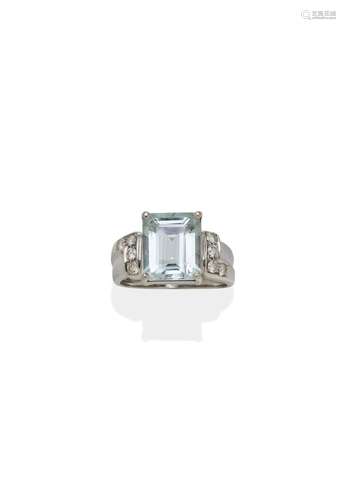 AQUAMARINE AND DIAMOND RING