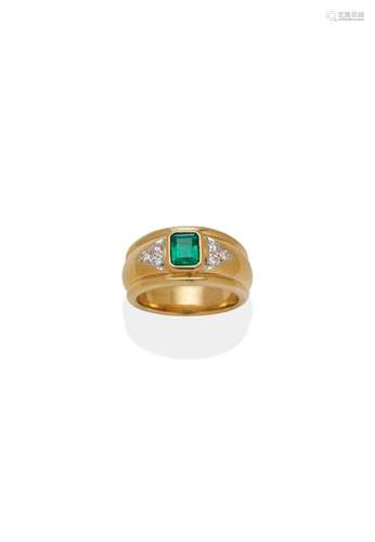 EMERALD AND DIAMOND RING