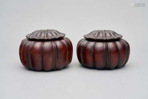 A pair of melon-shaped weiqi boxes (2)