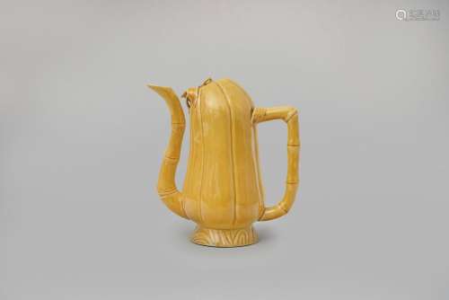A yellow-glazed inverted tea pot Late Qing to Republic perio...