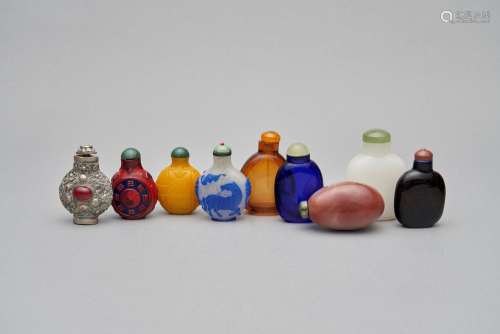 A group of nine snuff bottles 19th/ 20th century (9)