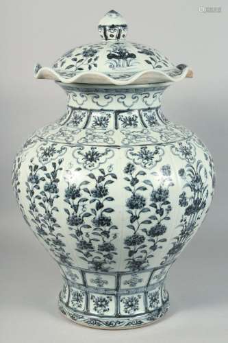 A VERY LARGE CHINESE BLUE AND WHITE PORCELAIN URN AND COVER,...