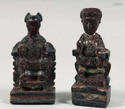 TWO CHINESE CARVED AND LACQUERED WOOD ANCESTOR FIGURES, 14cm...