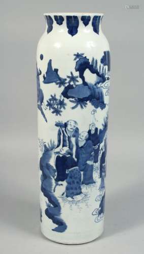 A FINE, LARGE CHINESE BLUE AND WHITE PORCELAIN SLEEVE VASE p...